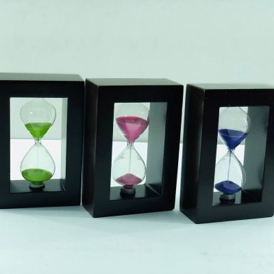 ساعة رملية مربعة خشب 