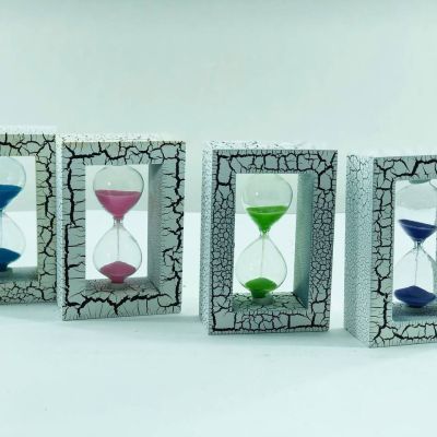 ساعة رملية مربعة 