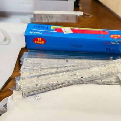  المسطرة الشفافة مصنفرة  ٣٠ سم  📏