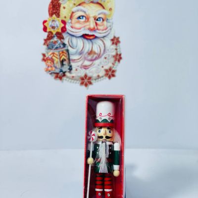 الكراكتارات الخشب  ملونة