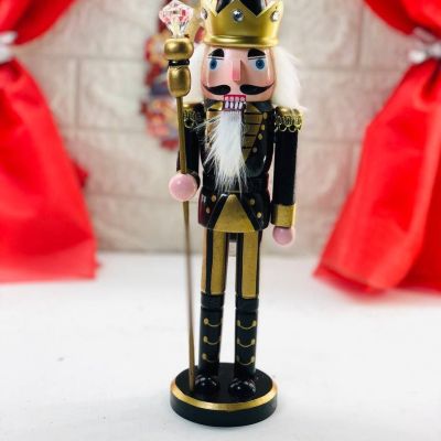 كراكتارات الخشب ملون