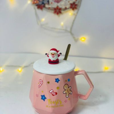 المج الخزف بالغطاء بمعلقة 🥄 المطبوع عليه أشكال الكريسماس