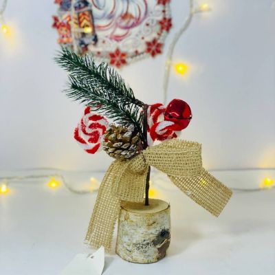 شجرة المكتب🎄 الاخضر في ابيض🟢⚪️❄️❄️ بالجرس 🛎️🛎️