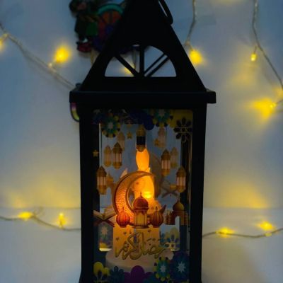  الفانوس المربع الكوخ 🛖🕌🪞و 3️⃣ شموع 🕯️ والموسيقى 🎶🎶 